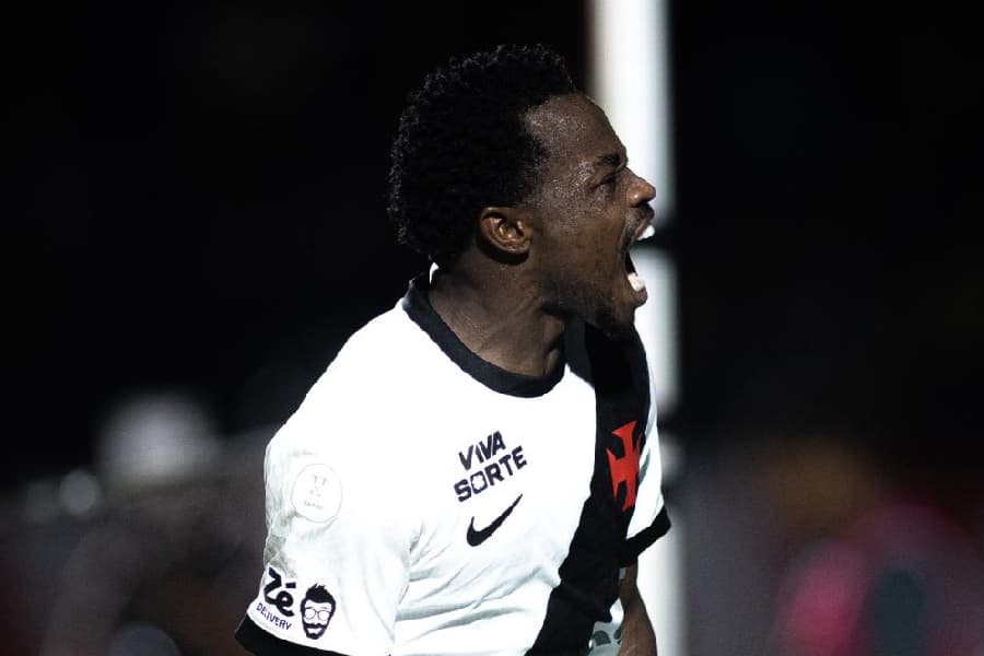 Vasco vence o Vitória e avança às semis da Copa do Brasil