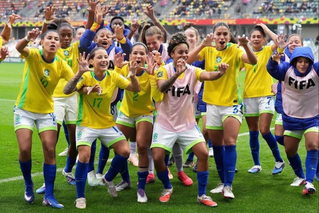 Brasil vence Inglaterra de virada na Copa do Mundo Feminina Sub-20