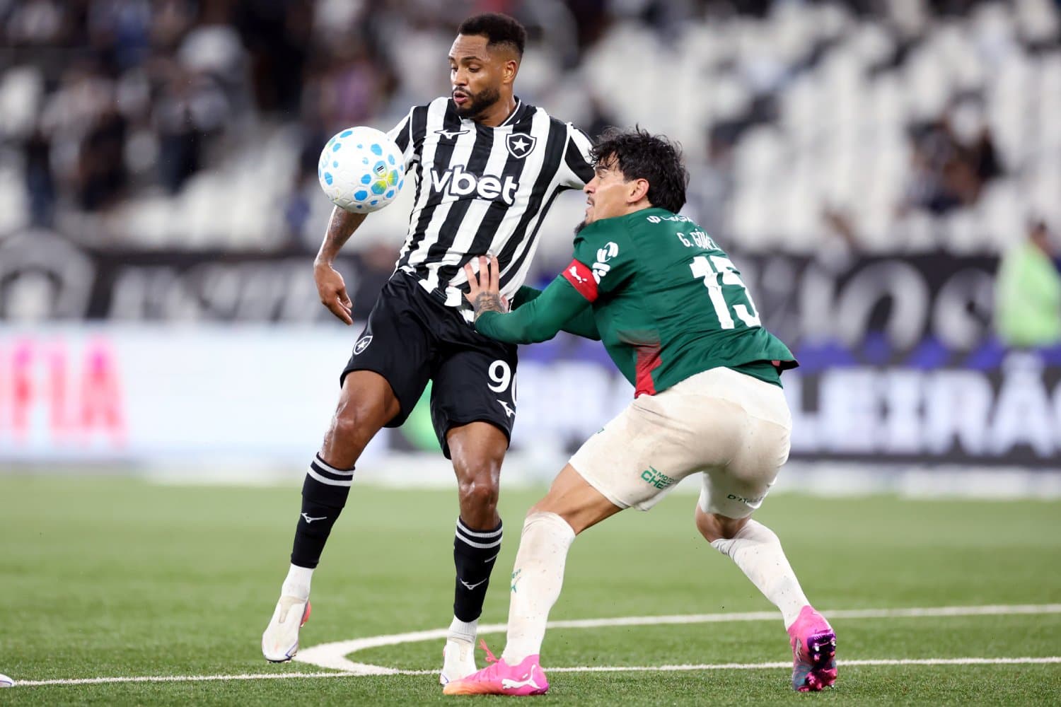 Palmeiras esbarra em Gabriel Batista, empata com Botafogo e perde a liderança