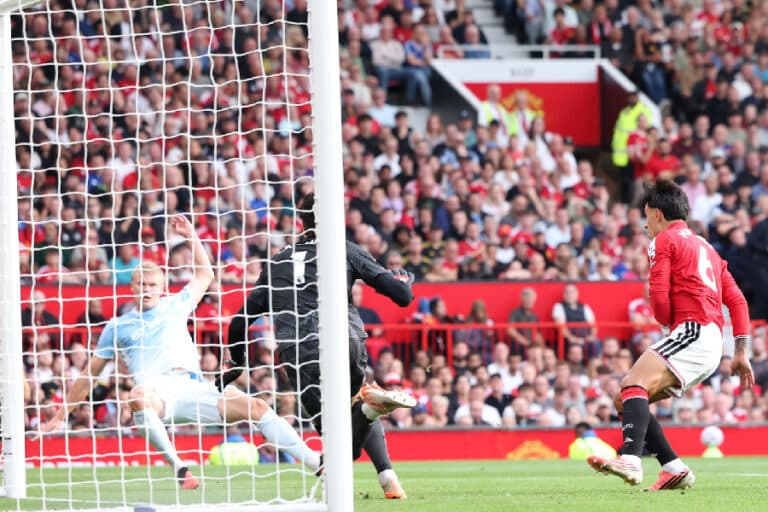 Premier League admite erro do VAR em gol que decidiu clássico de Manchester