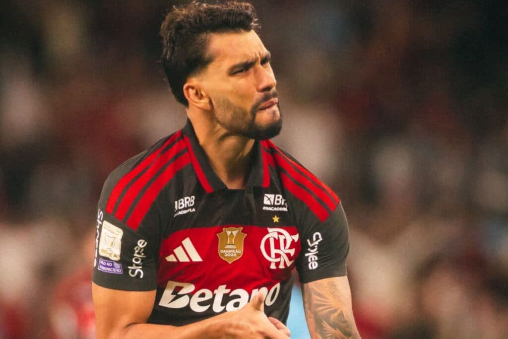 Paquetá marca, Bruno Henrique decide e Flamengo supera o Corinthians