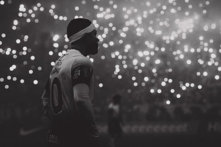 Memphis reaparece após perder pênalti: ‘Quero pedir desculpas aos torcedores’
