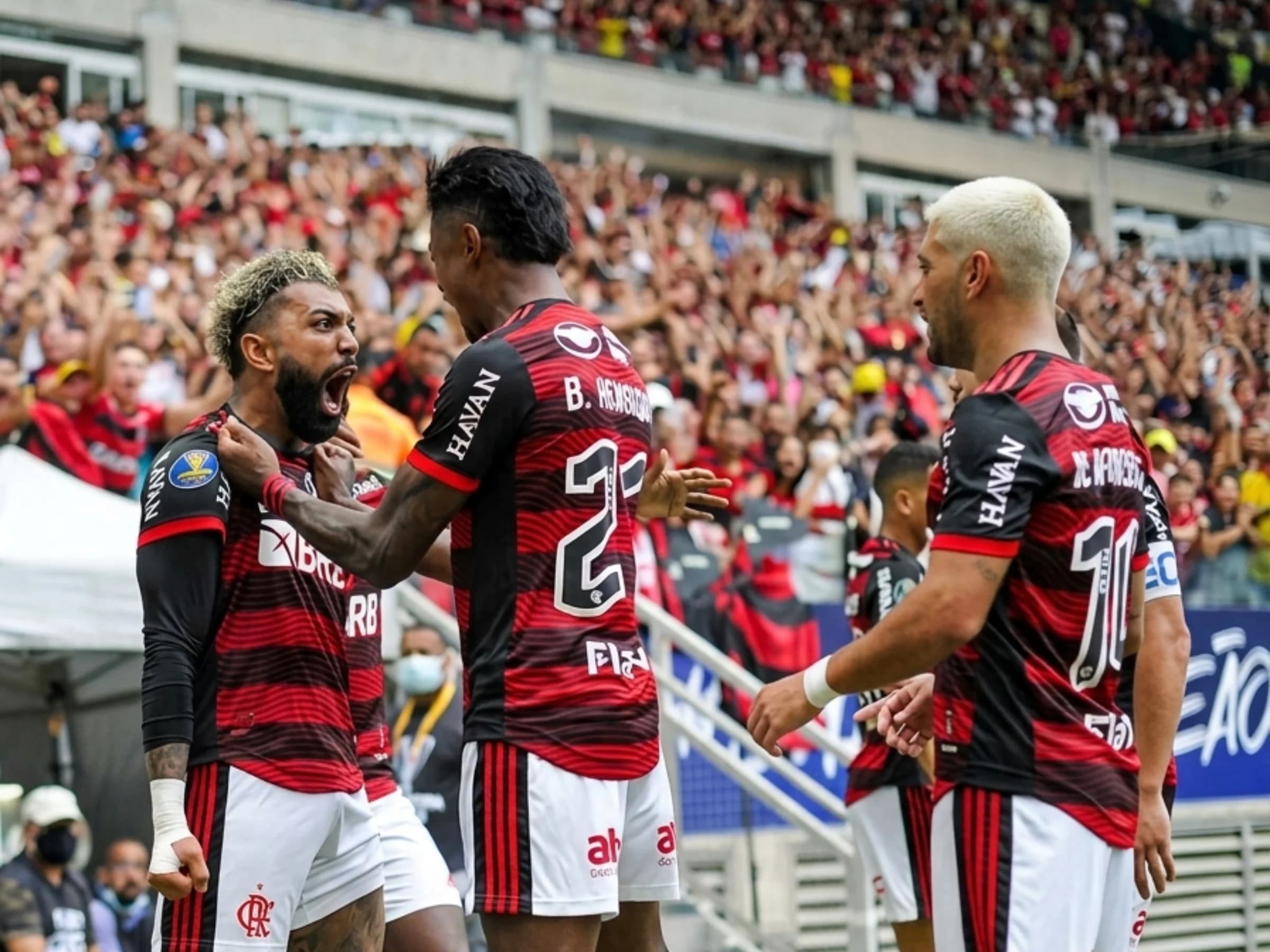 Arrascaeta, Bruno Henrique ou Gabigol, quem tem os melhores números pelo Flamengo?
