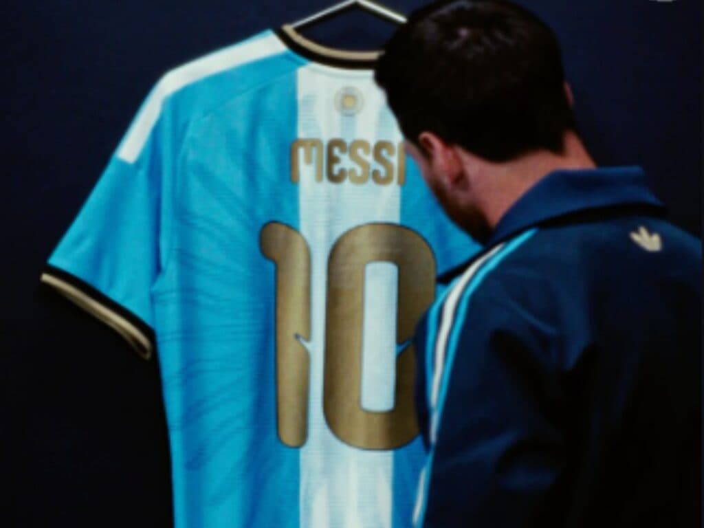 Adidas revela camisa especial para despedida de Messi