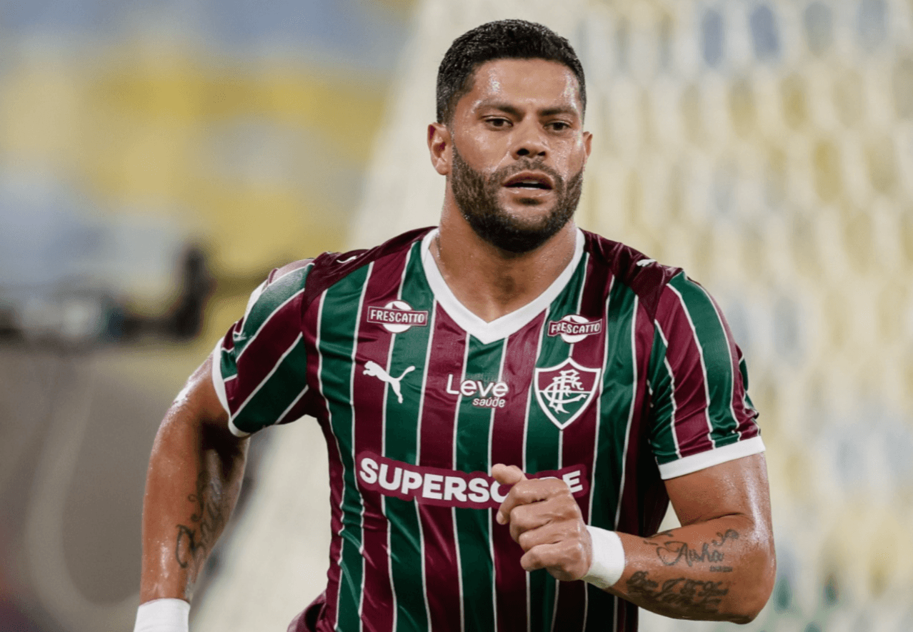 Hulk se desculpa por bate-boca com torcedor do Fluminense e explica polêmica