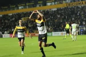 Criciúma bate o já rebaixado América-MG e assume o quinto lugar