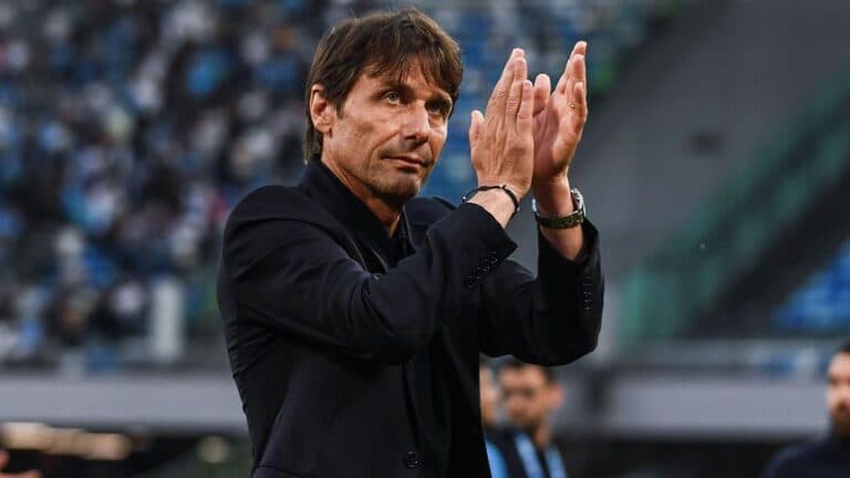 Conte sinaliza ao Manchester United para vaga de Carrick