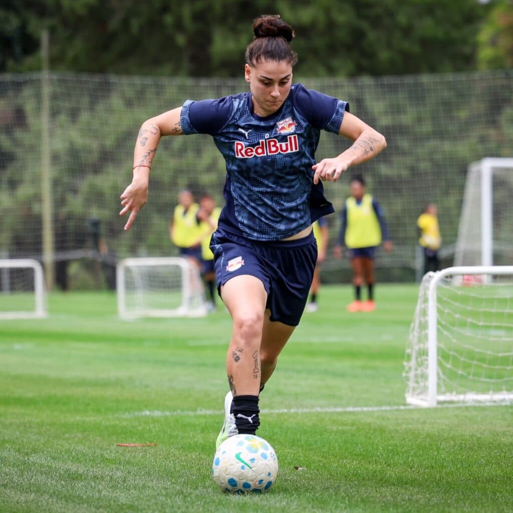 Del Trecco em treino pelo Bragantino - Foto: Divulgação/Red Bull Bragantino