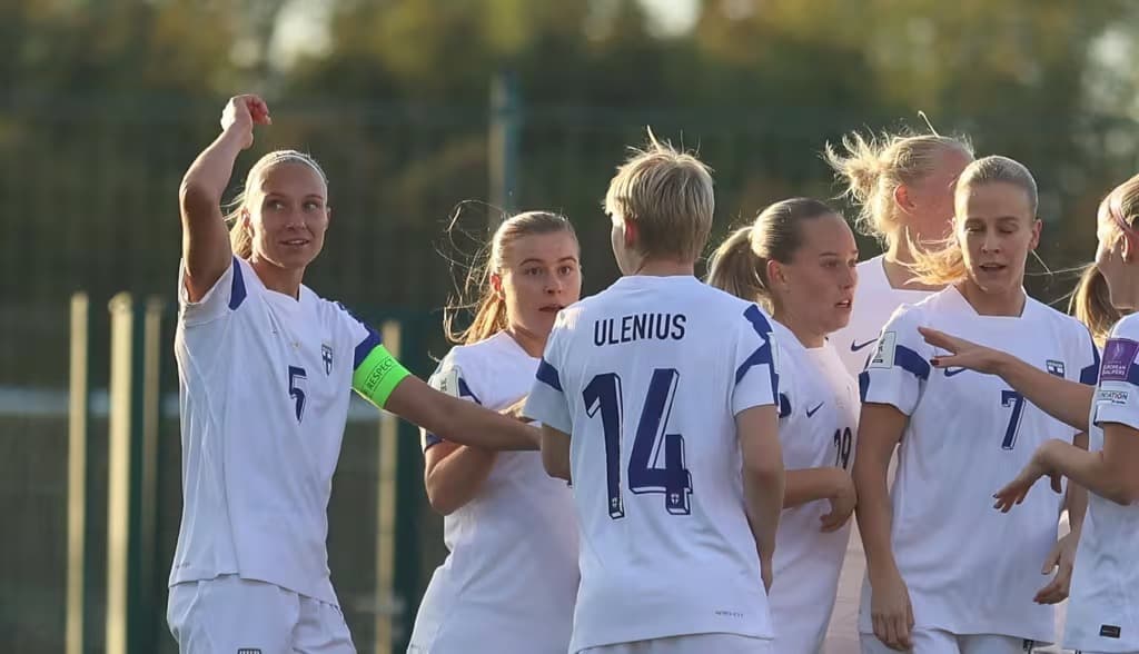 Emma Koivisto foi a melhor em campo contra a Sérvia - Foto: Divulgação/Uefa