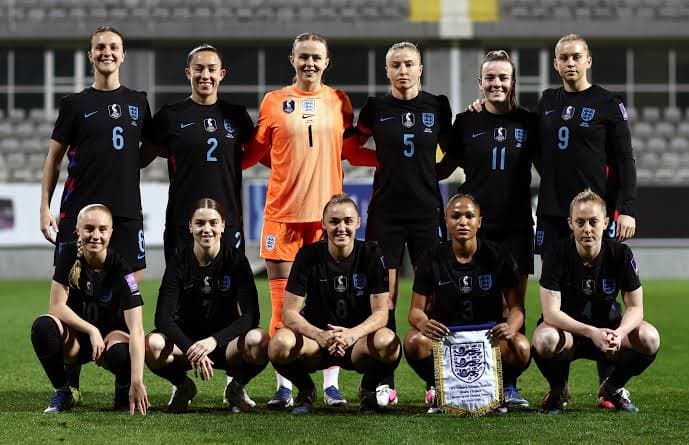 Inglaterra renova com Sarina Wiegman e inicia transição geracional