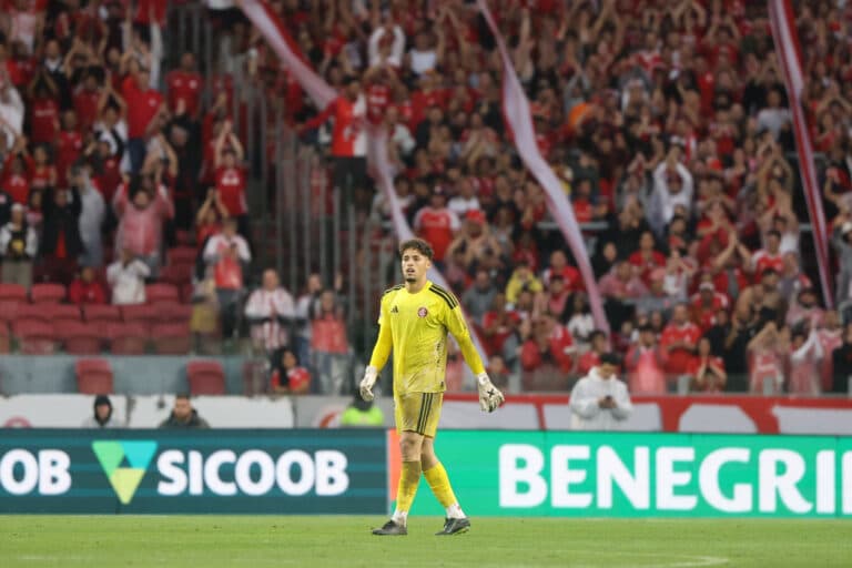 Internacional vence o Botafogo por 3 a 0 pelo Brasileirão
