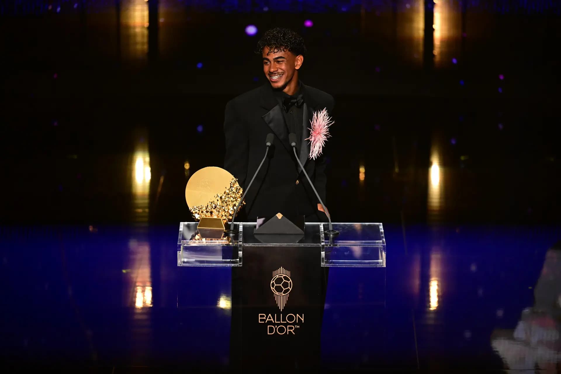 Barcelona: Flick exalta postura de Yamal após a Bola de Ouro