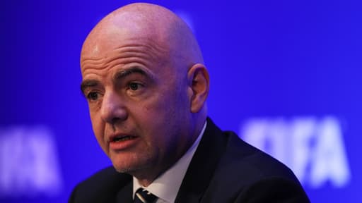 Infantino pede desculpas por plano de vender Copa do Mundo, mas não aplaca europeus