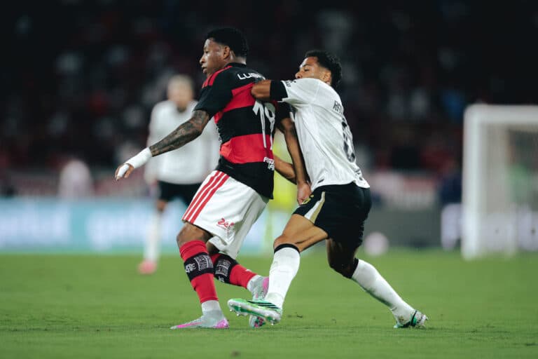 Flamengo vence Atlético-MG por 3 a 2 no Brasileirão e garante Libertadores