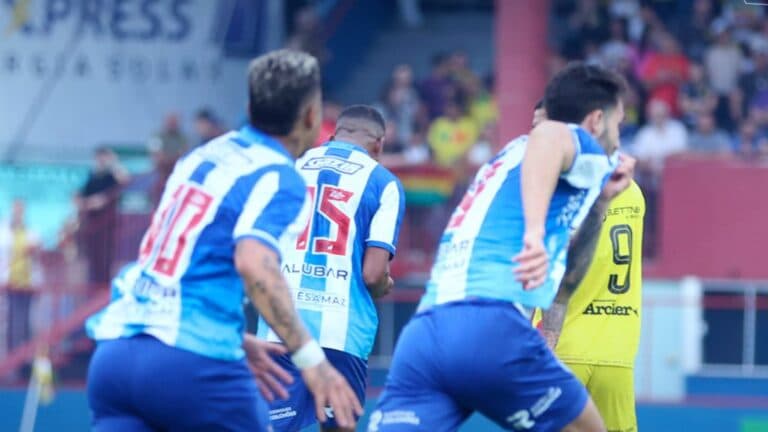 Jeferson marca no segundo tempo, e Brusque empata com o Paysandu