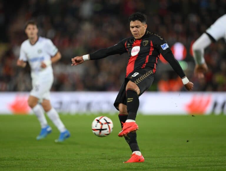 Evanilson é decisivo em ‘noite histórica’ para o Bournemouth na Liga Europa