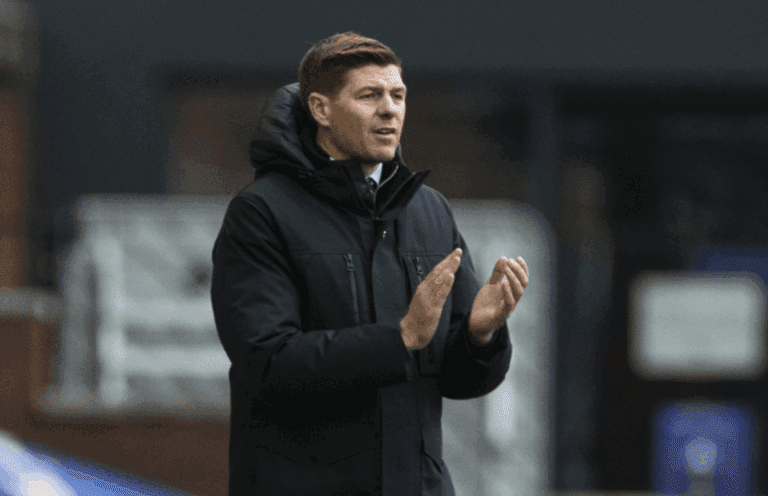 Gerrard pede punição dura ao Manchester City: ‘Que sofram como os outros’