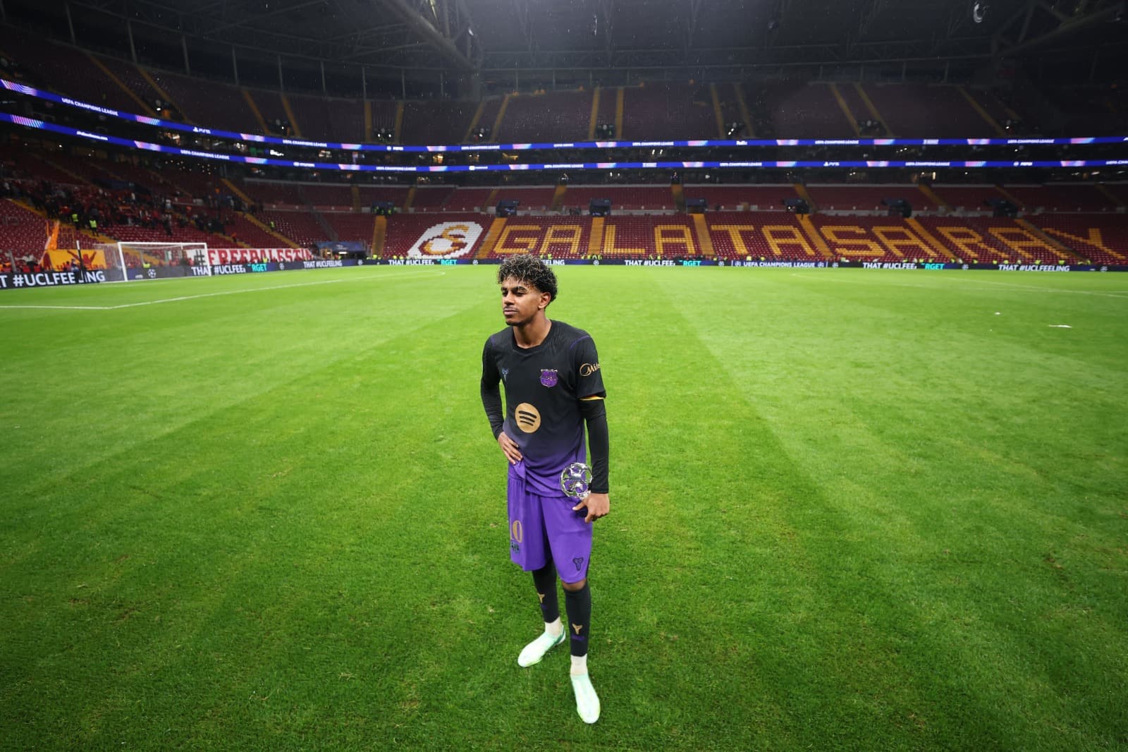 Yamal rebate volante do Galatasaray após vitória: ‘Me conhece agora’