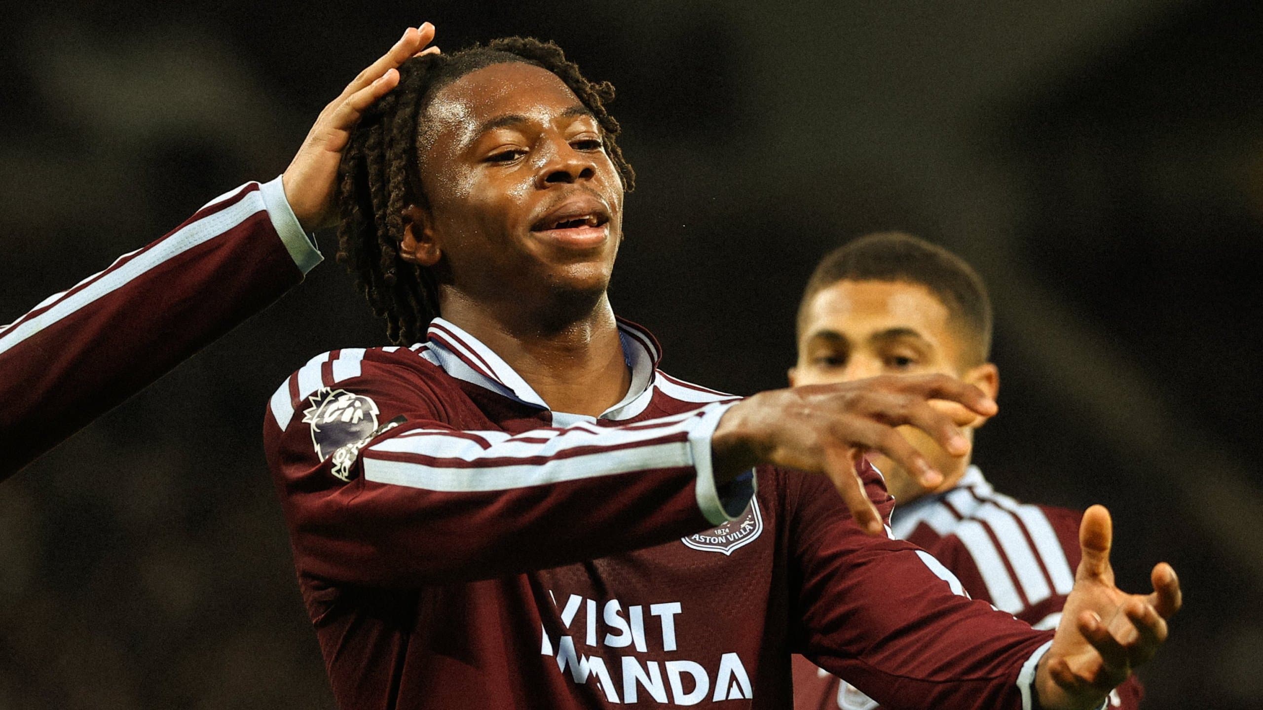 Aston Villa vence Newcastle fora de casa e iguala rival na tabela
