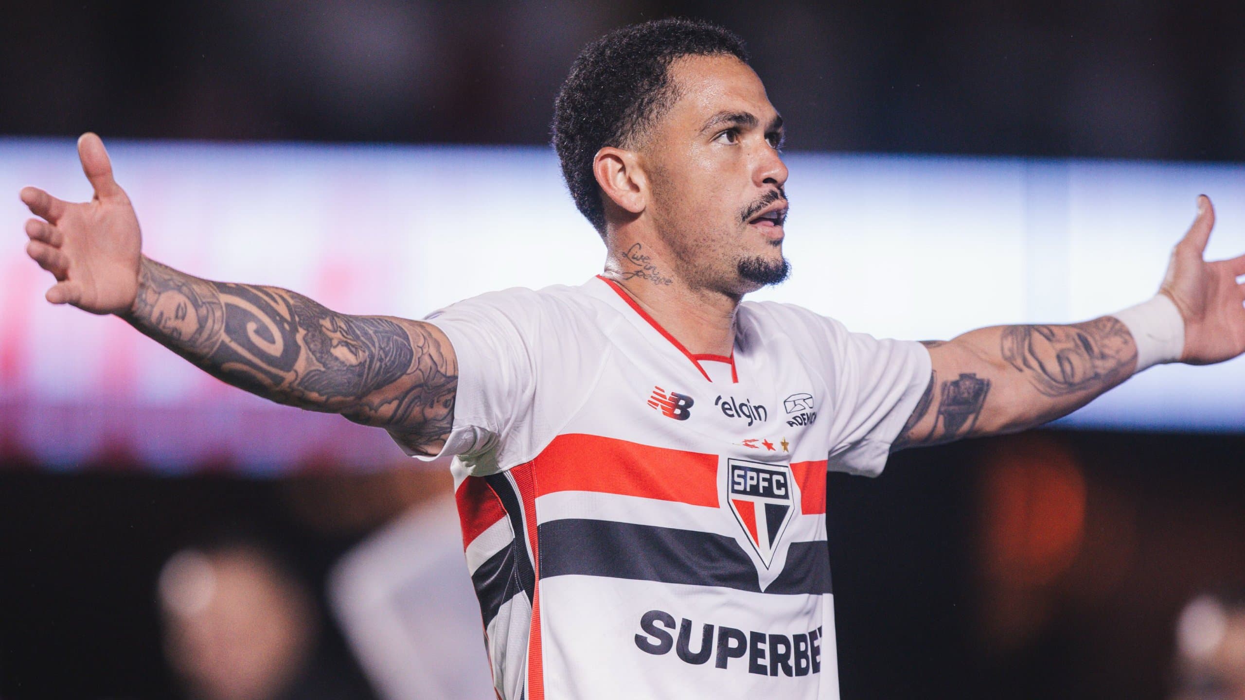 São Paulo confirma lesões em quatro jogadores após jogo com Santos