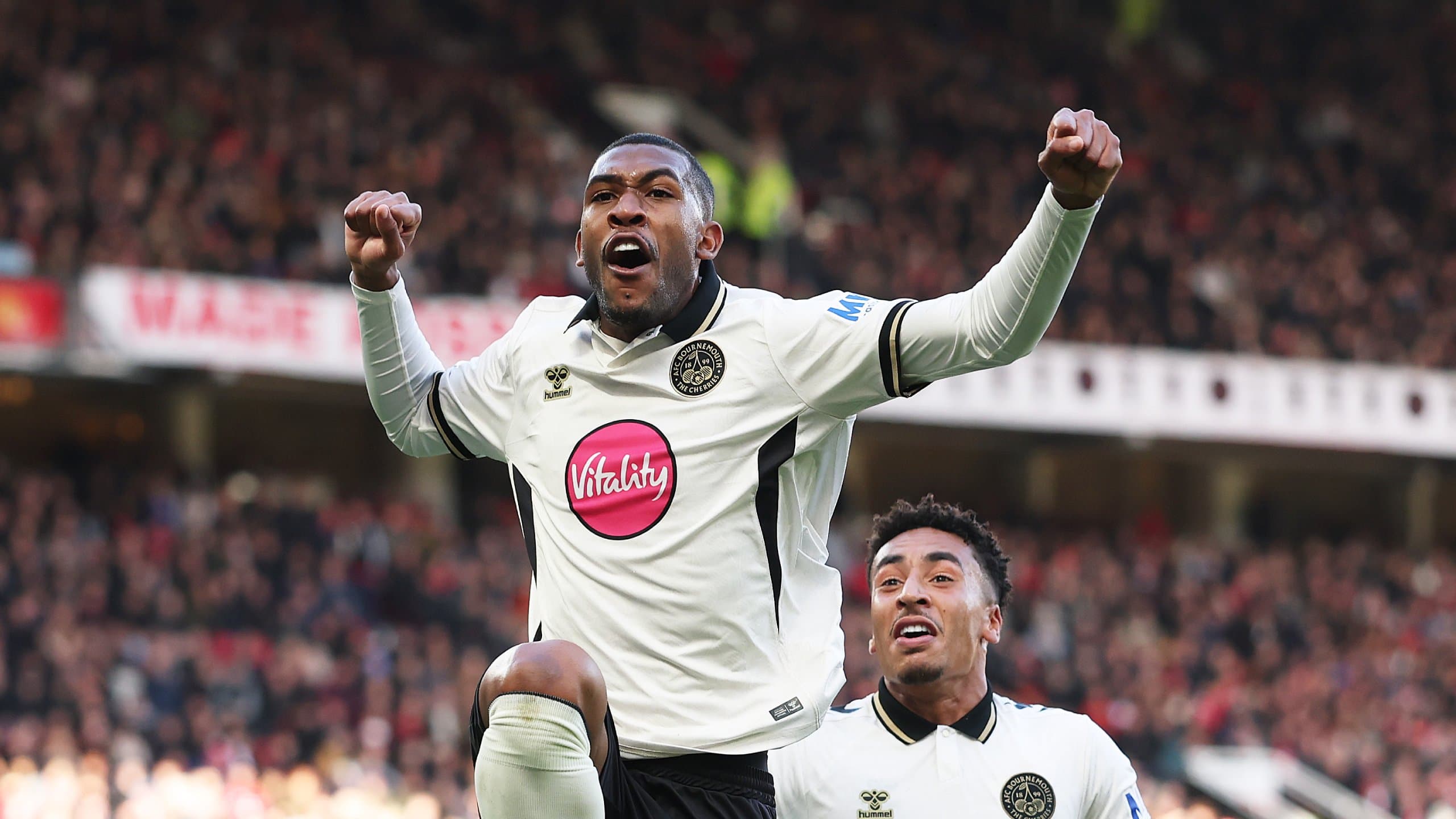 Bournemouth supera o Manchester United por 3 a 0 no Inglês