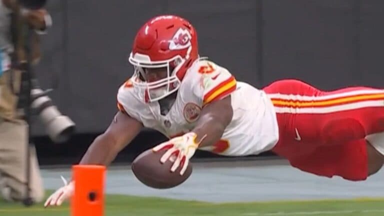 NFL: Kansas City Chiefs supera Las Vegas Raiders no último quarto