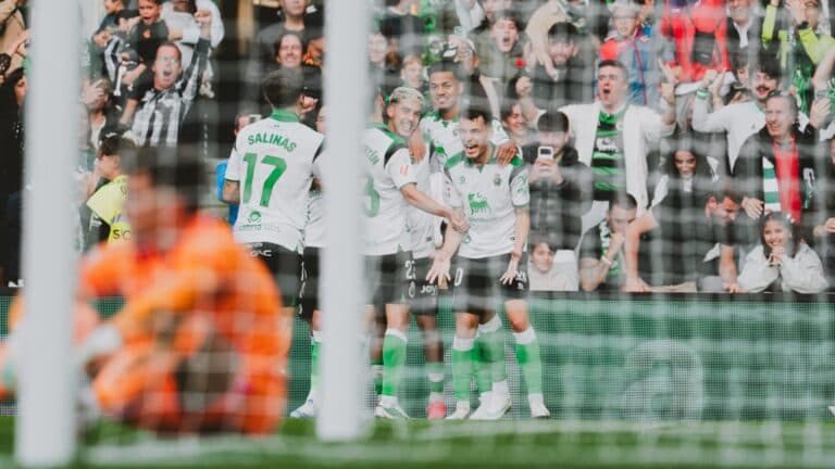 Racing Santander vence o Espanyol por 2 a 1 pelo Campeonato Espanhol