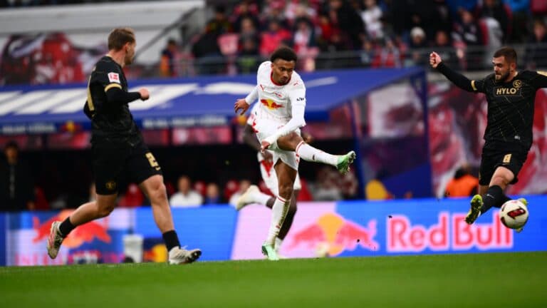 RB Leipzig vence o Elversberg por 4 a 0 pelo Campeonato Alemão