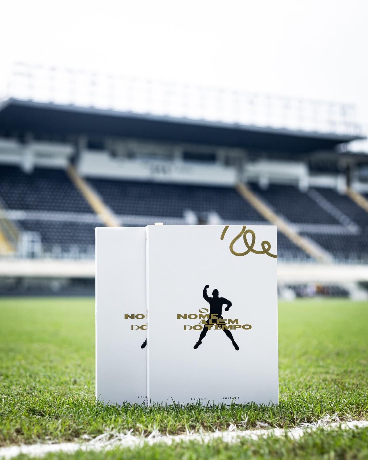 Santos, Umbro e Pelé Brand eternizam legado do Rei em coleção inédita