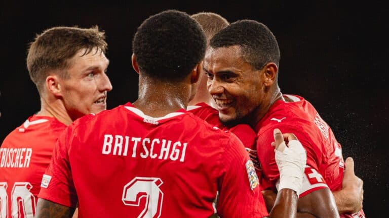 Suíça vira sobre a Eslovênia e mantém 100% na Nations League