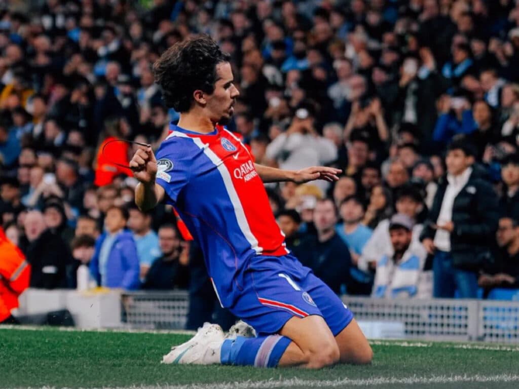 PSG é letal, supera o Manchester City e segue 100% na Champions