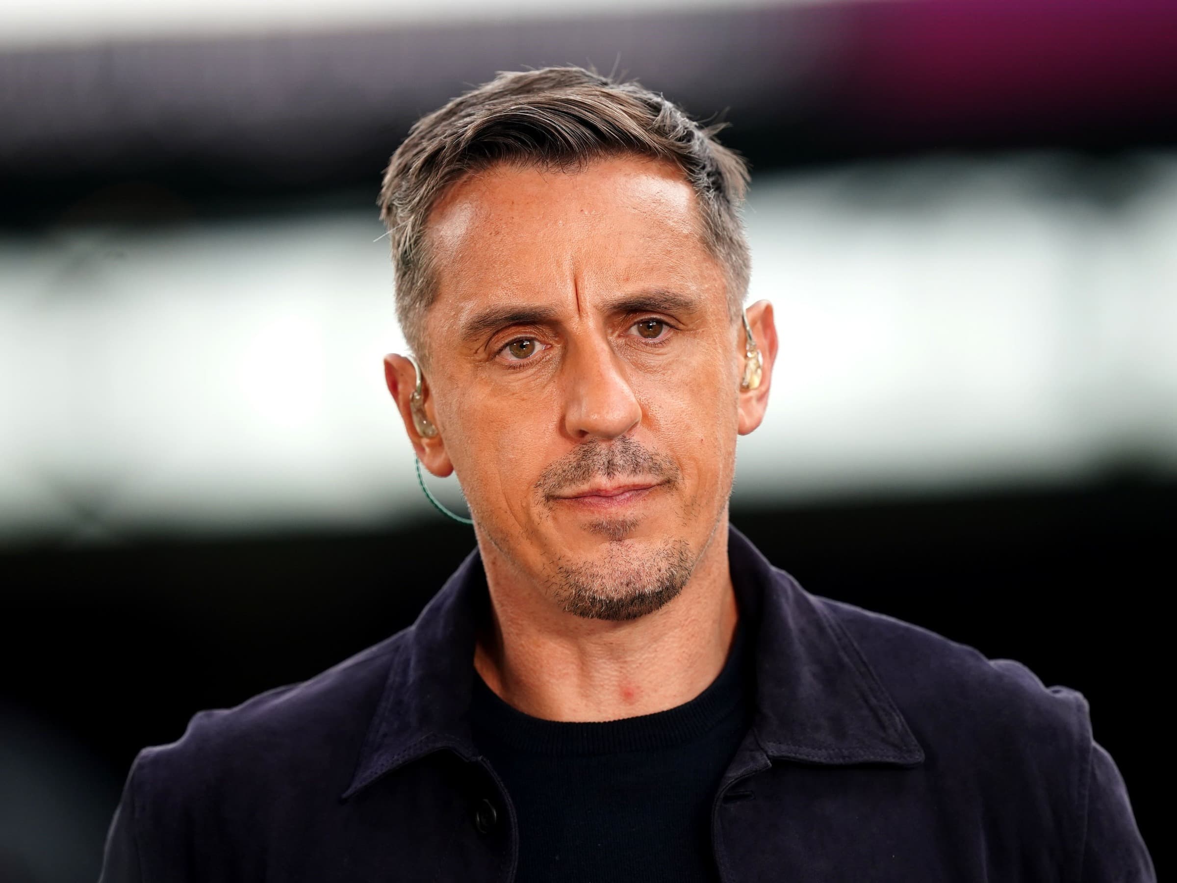 Neville alerta donos do Manchester City após condenação; confira