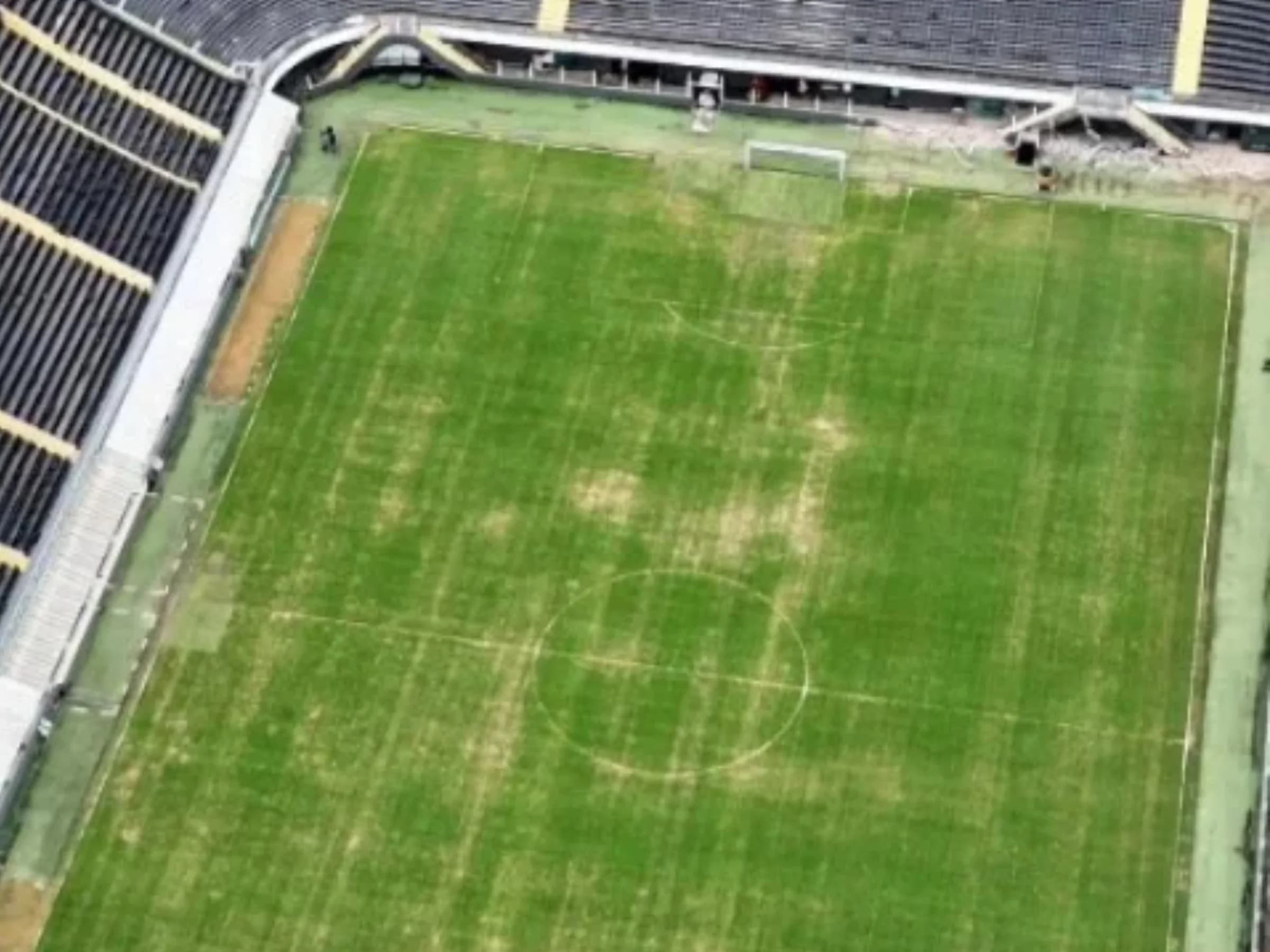 O que foi feito no gramado da Vila após quase um mês sem jogos