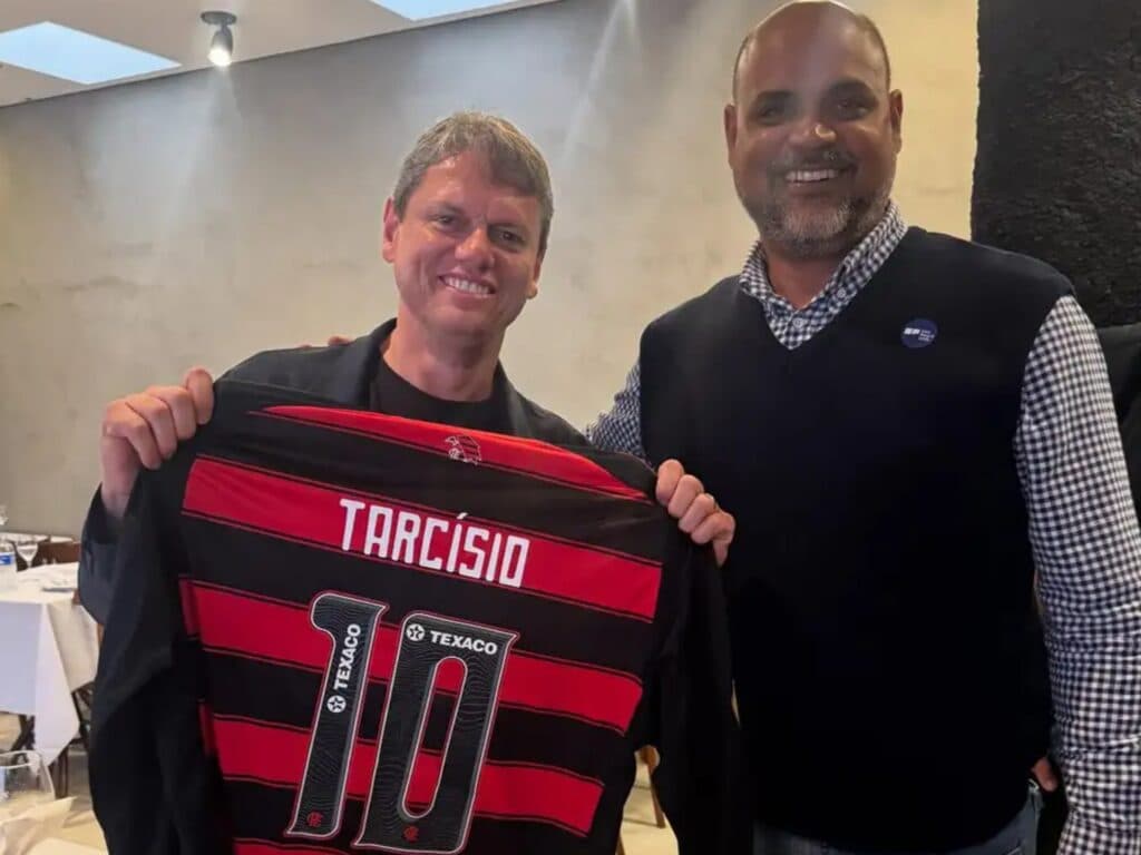 Tarcísio tem uma boa relação com o clube carioca - Foto: Reprodução/Instagram