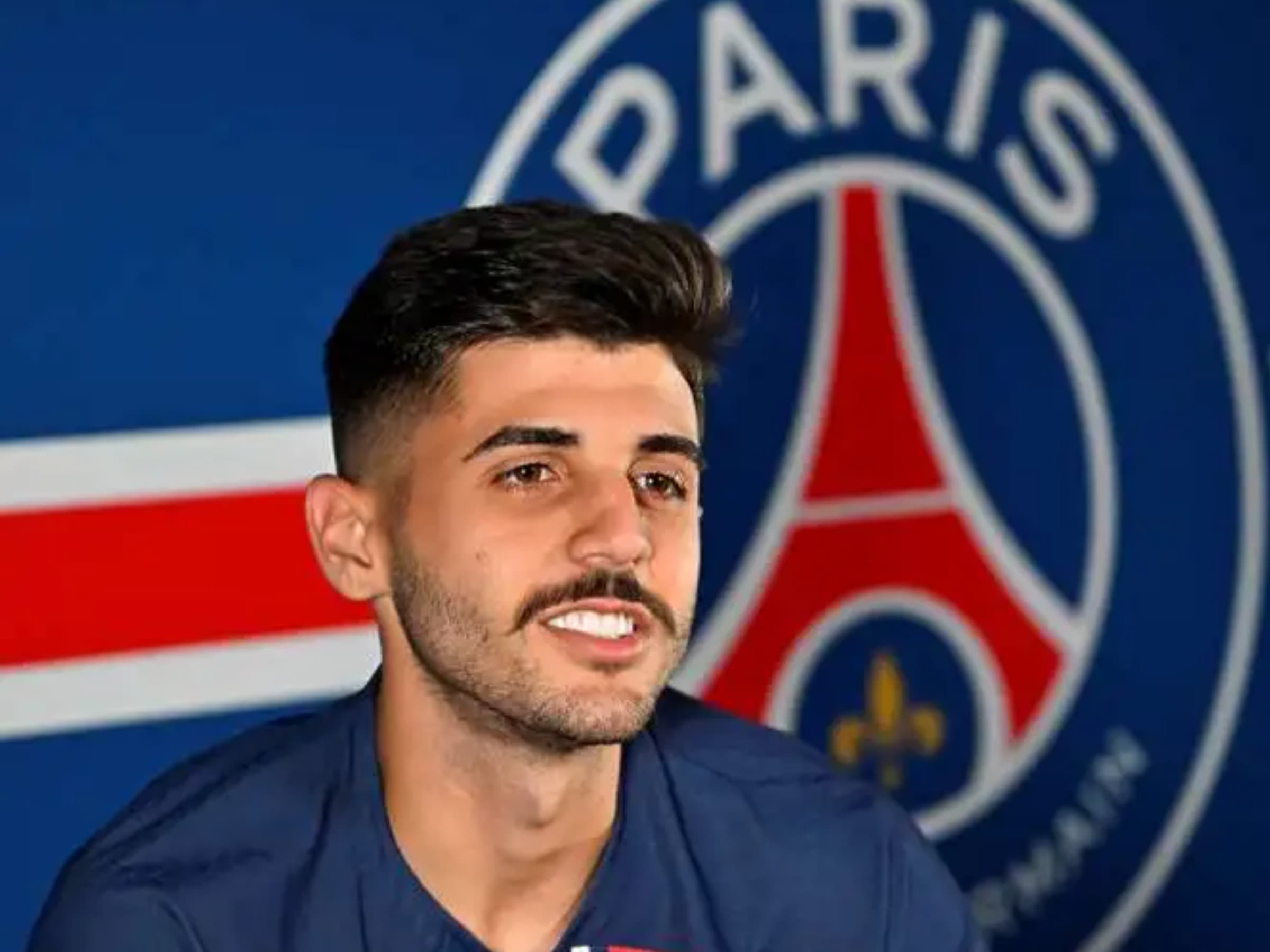 Beraldo renova com o PSG até 2031