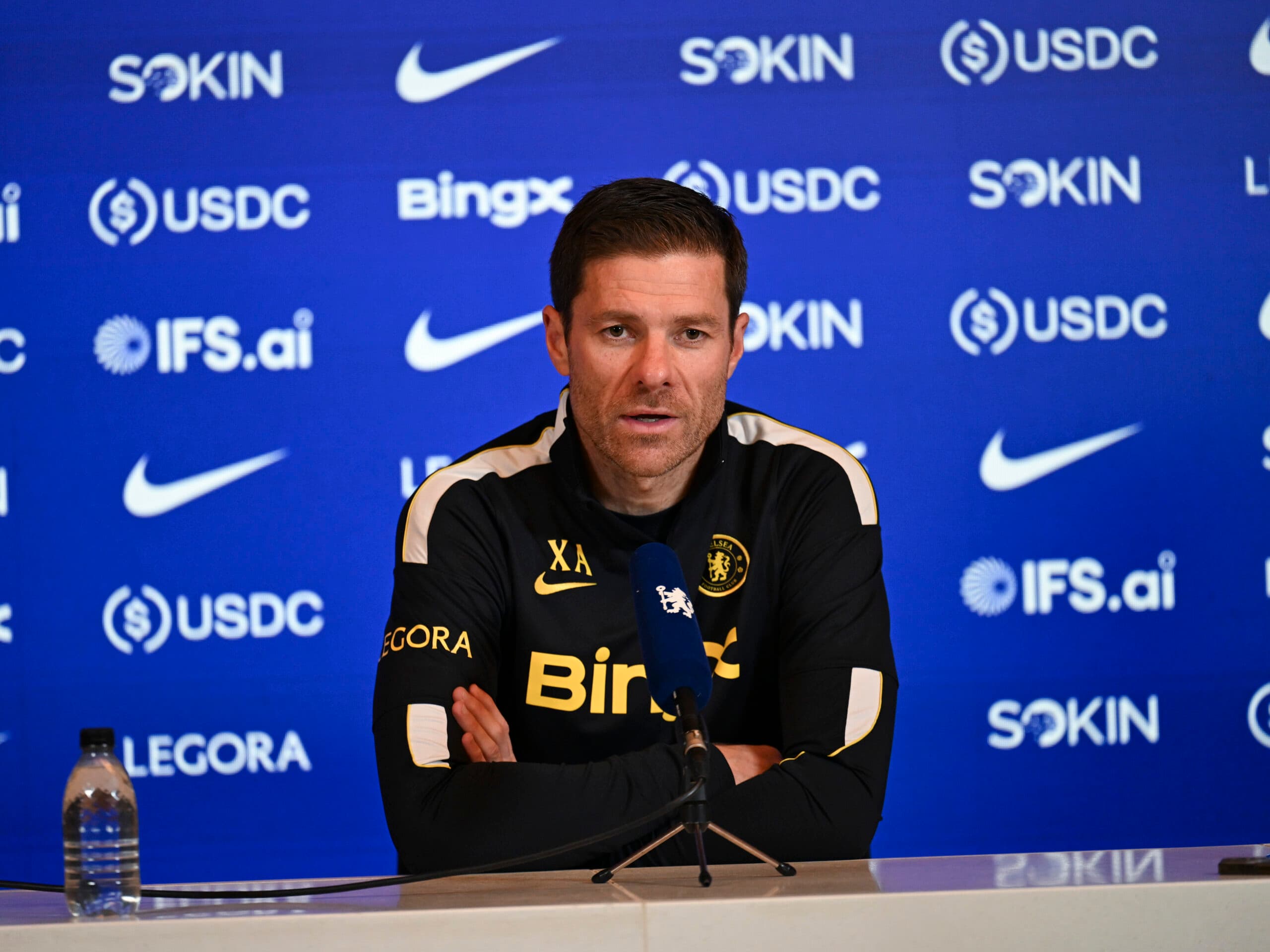 Xabi Alonso diz que “não há conversas” para emprestar Estêvão; assista