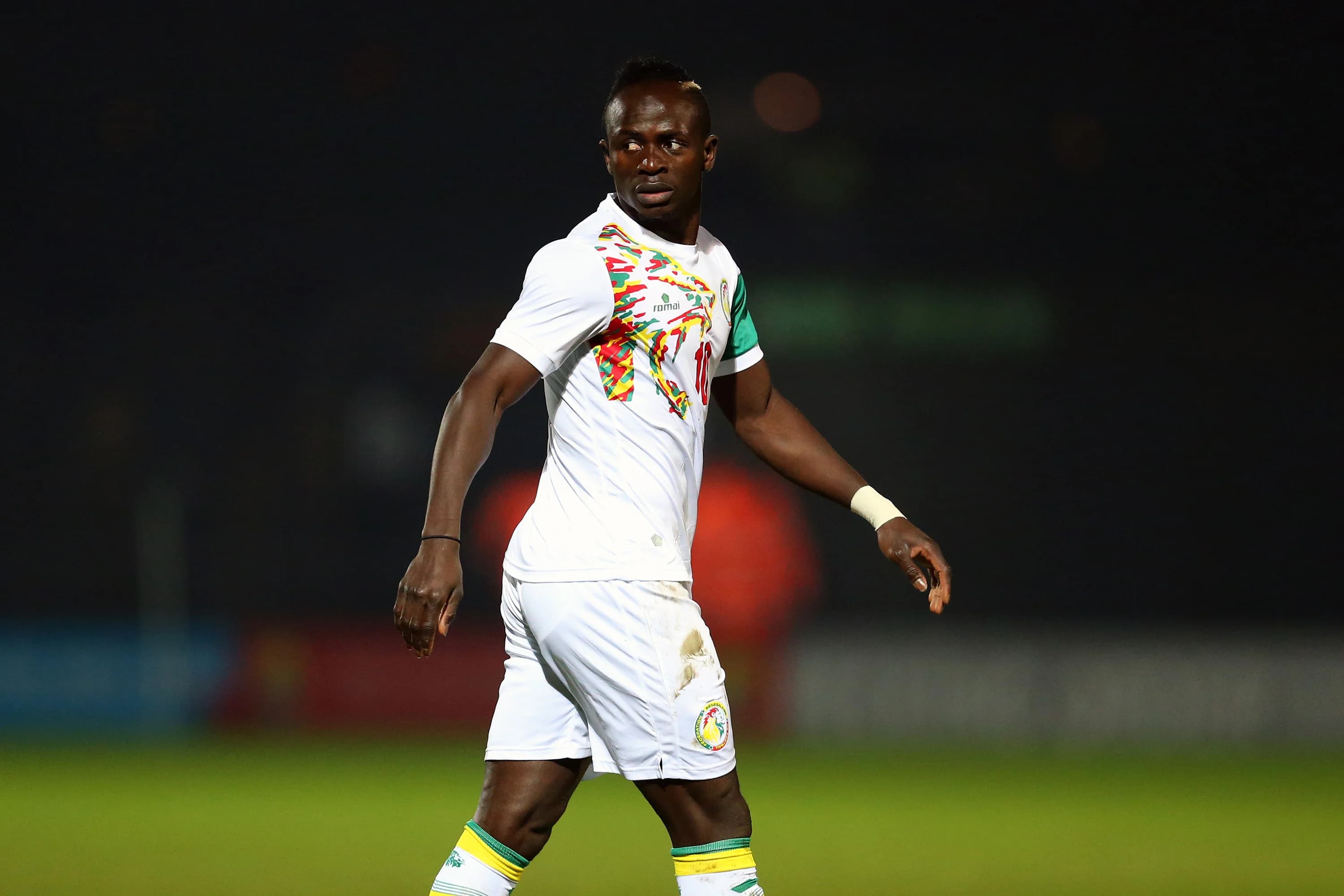 O atacante Sadio Mané em ação pela seleção de Senegal
