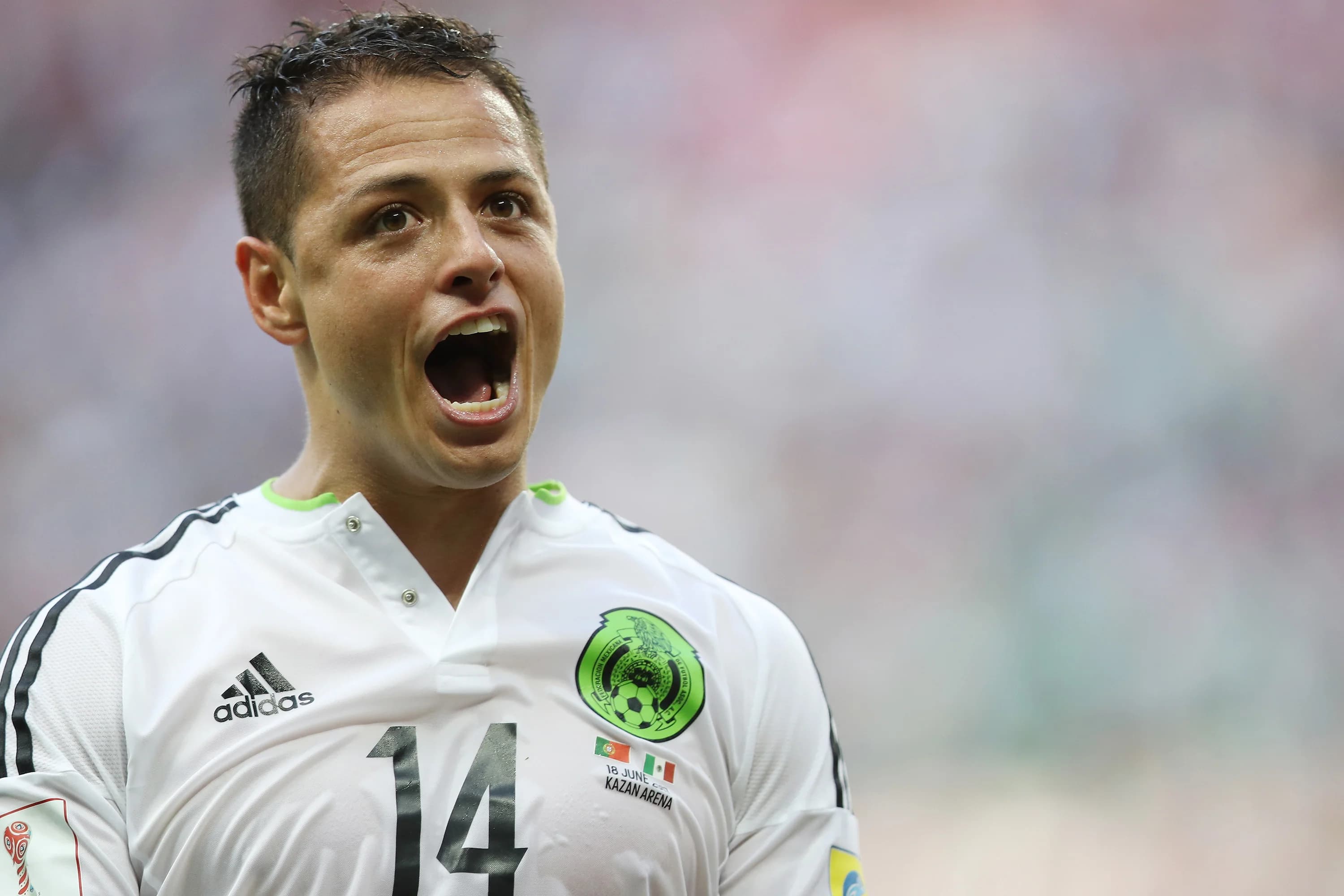 O atacante Chicharito Hernández, da seleção mexicana, comemora gol na partida contra Portugal na Copa dos Confederações em Kazan, na Rússia 