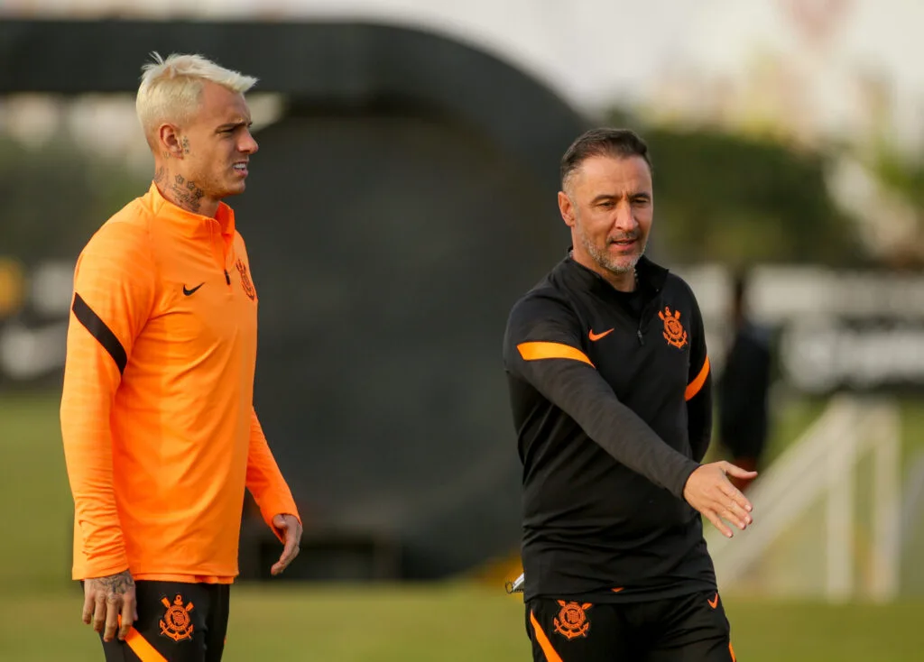 Róger Guedes e Vitor Pereira no Corinthians - Rodrigo Coca/Agência Corinthians