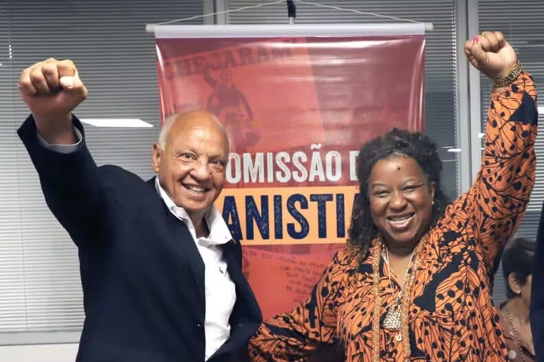 Reinaldo e a ministra dos Direitos Humanos e da Cidadania, Macaé Evaristo — Clarice Castro/MDHC
