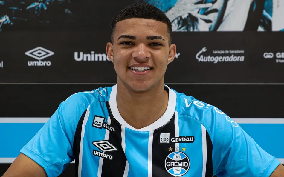Luís Eduardo, zagueiro da base do Grêmio - Divulgação/GFPA
