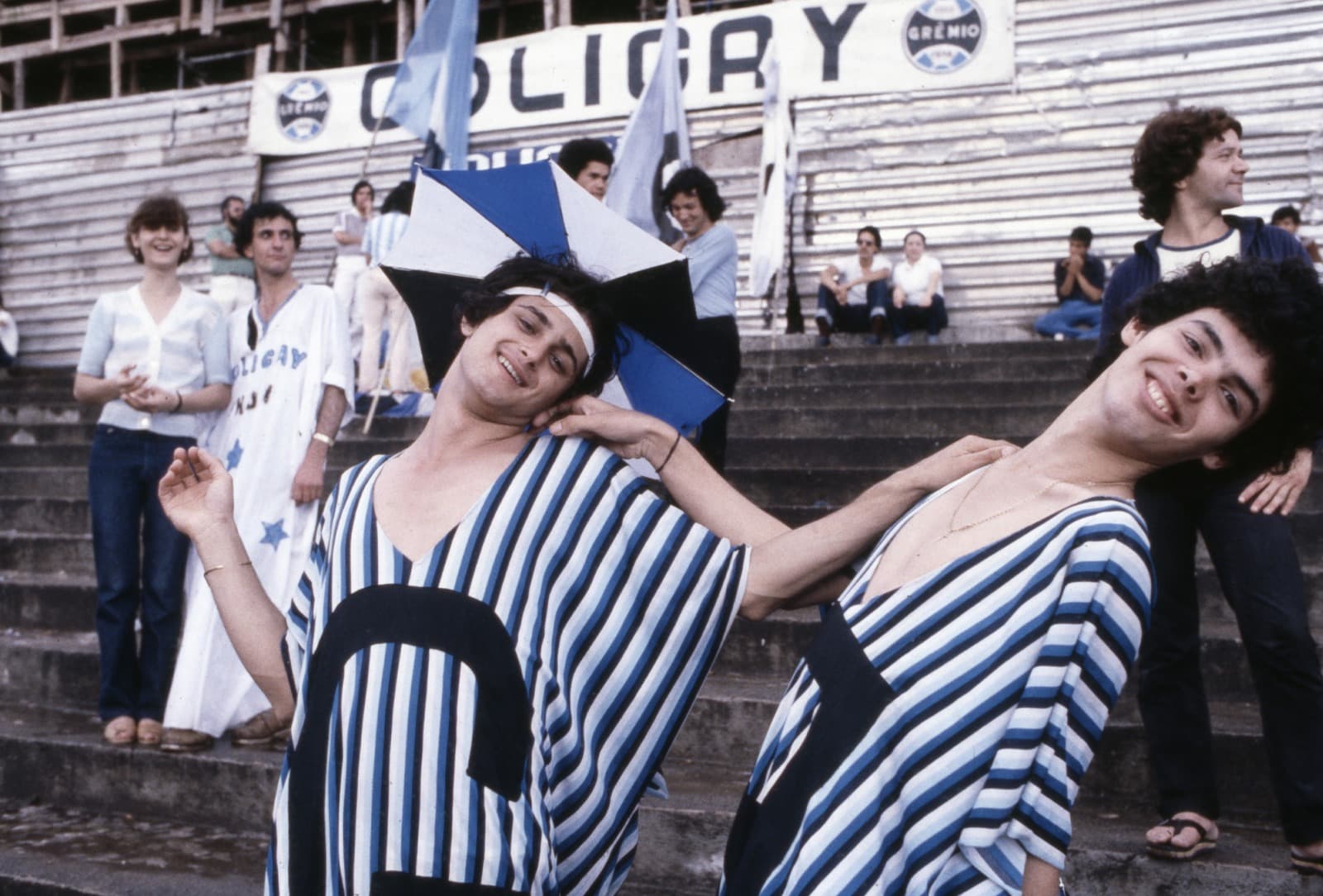 Torcedores precisaram driblar resistência até mesmo dos próprios gremistas - Ricardo Chaves/Placar