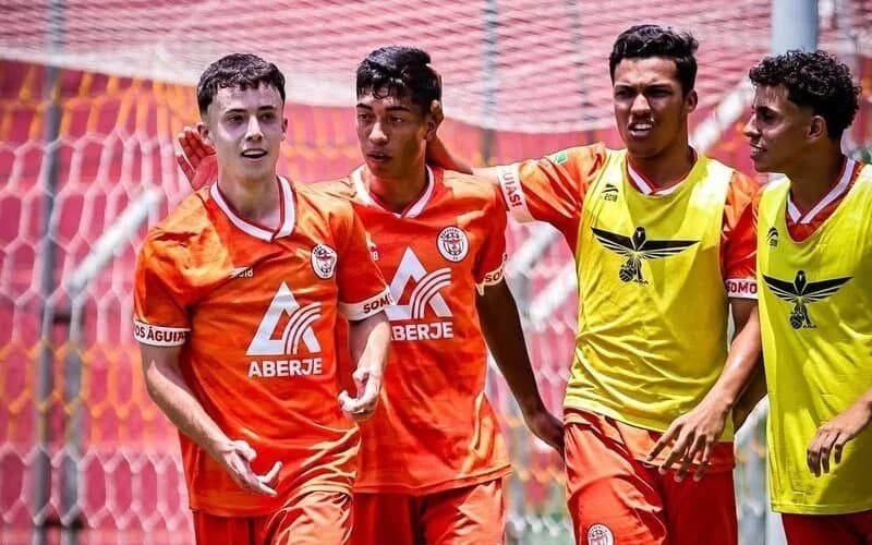 Manual reúne orientações destinadas a atletas, treinadores, integrantes das comissões técnicas, familiares e empresários - Divulgação/Referência FC