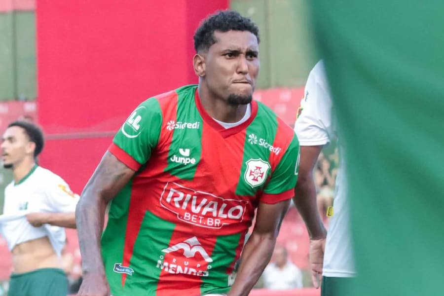 Otávio comemora gol da Portuguesa Santista contra o Rio Preto, pelo Campeonato Paulista A3 - João Jardim/Agência Briosa