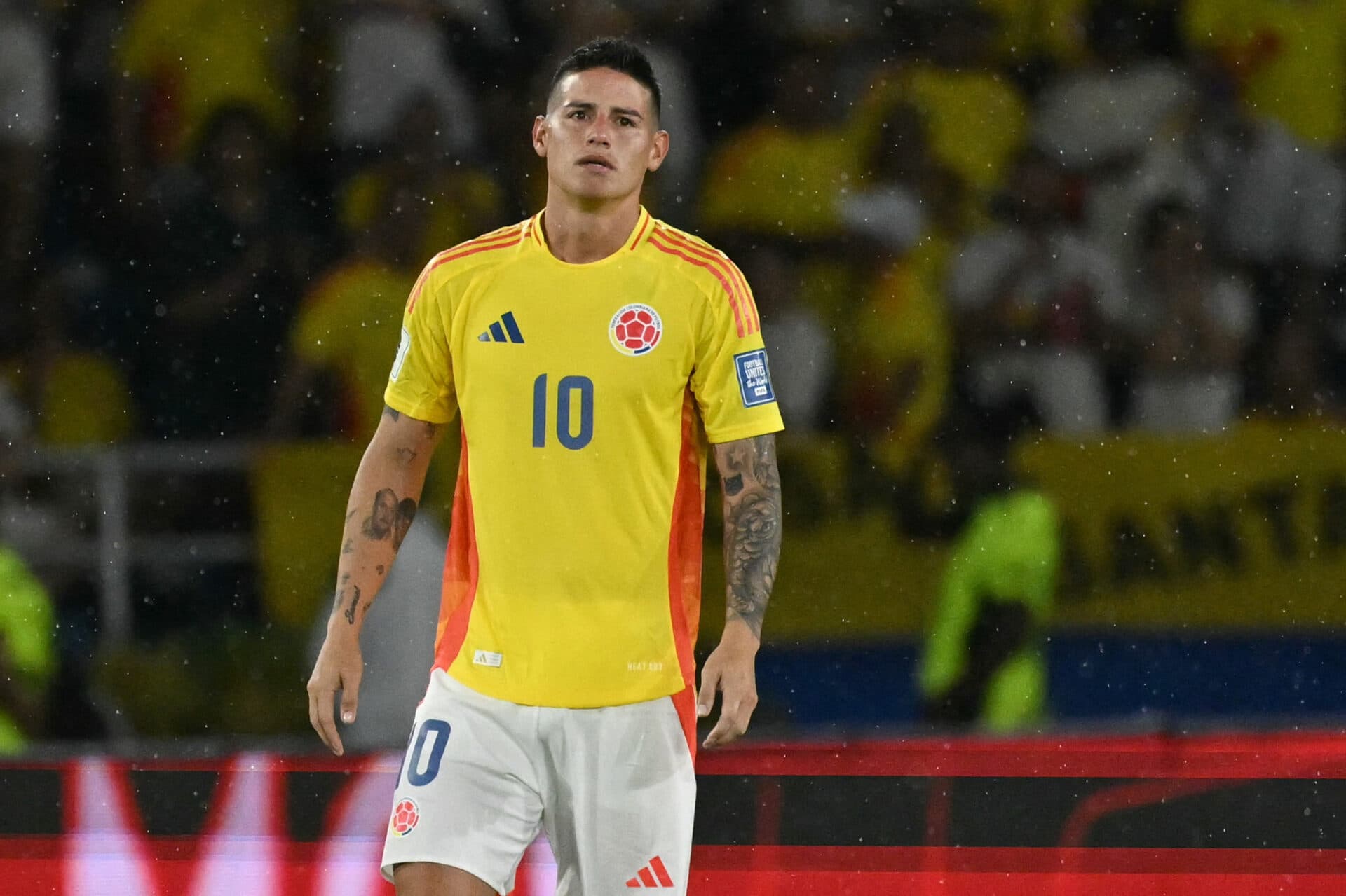 James Rodríguez comanda a seleção da Colômbia - Luis ACOSTA / AFP