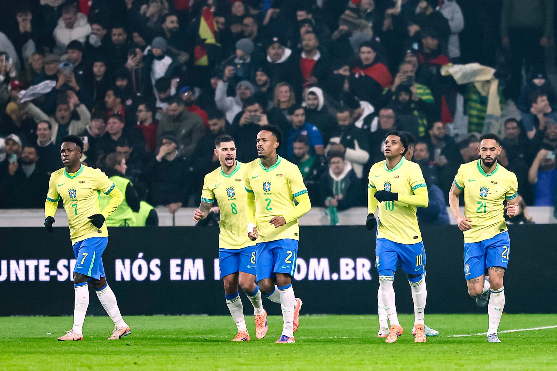 Seleção brasileira encerrou a Data Fifa de novembro com uma vitória e um empate - Sameer Al-Doumy/AFP