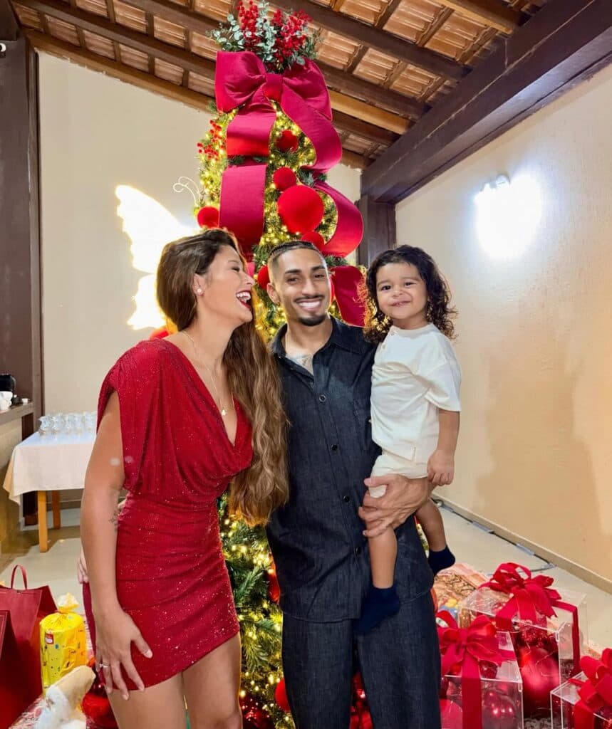 Raphinha e famíila: pose para as câmeras - Reprodução/Instagram
