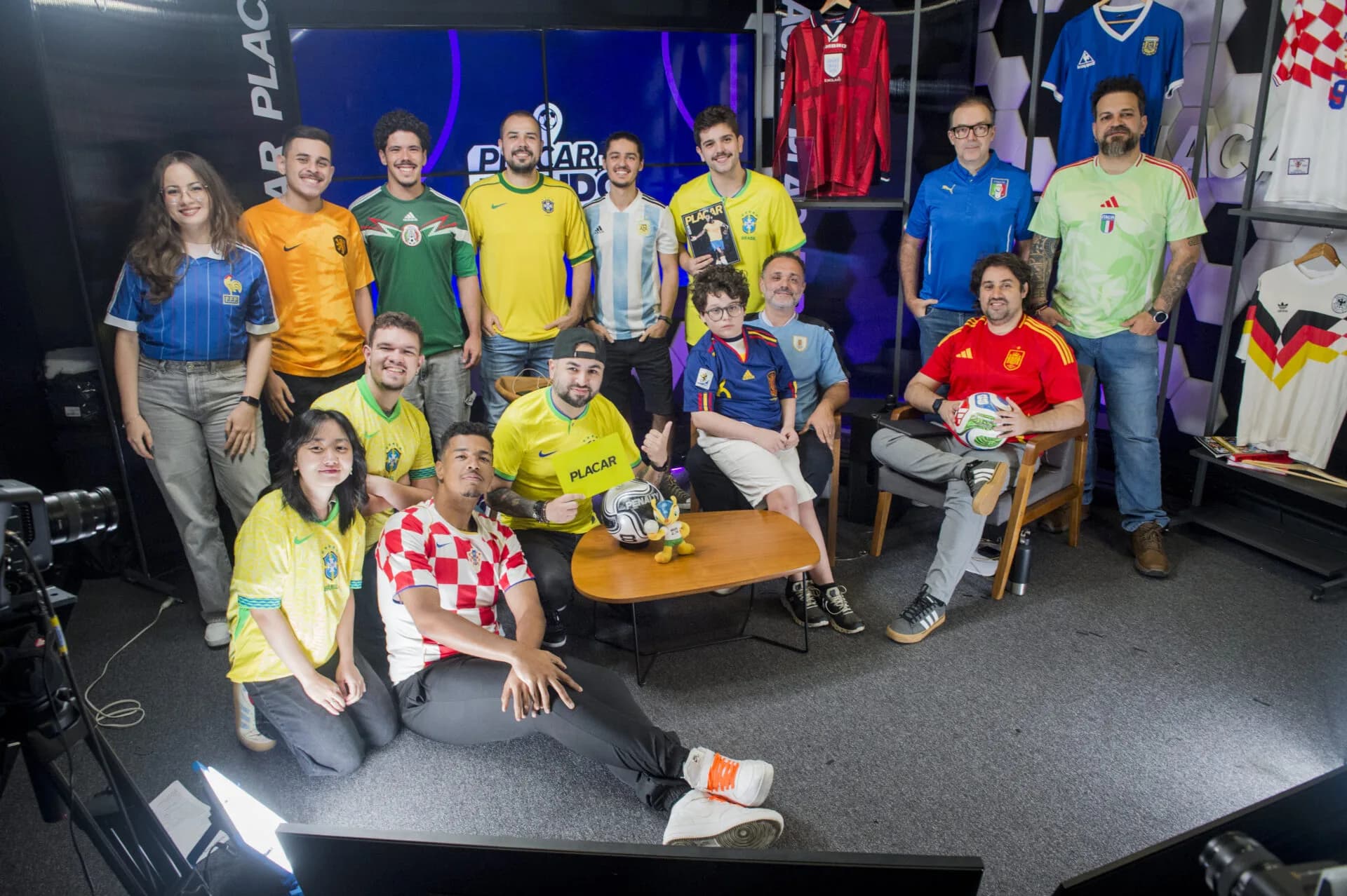 No aquecimento:parte da equipe de PLACAR já se pintou de Copa do Mundo