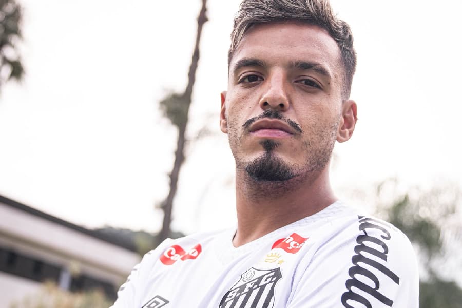 Gabriel Menino assinou por empréstimo até o fim do ano - Divulgação