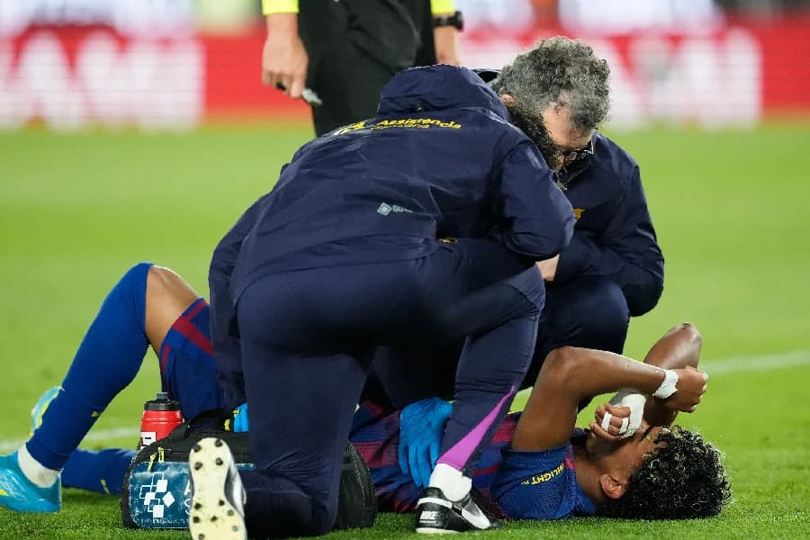 Lamine Yamal se lesionou na vitória do Barcelona contra o Celta de Vigo - EFE/Enric Fontcuberta